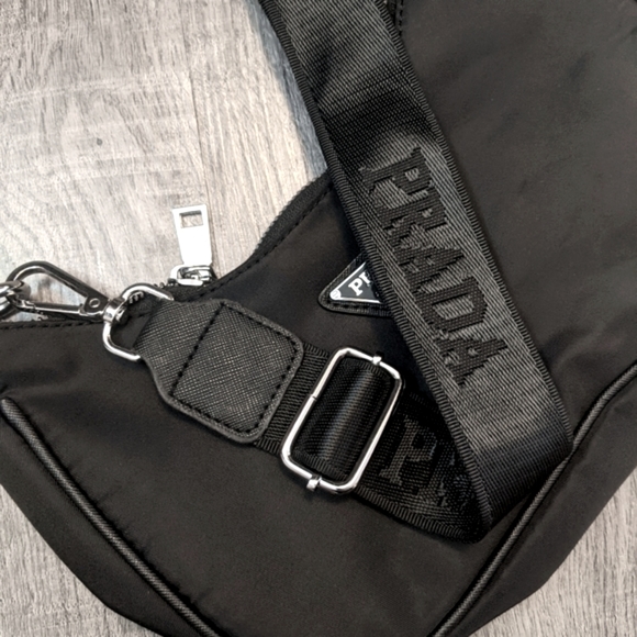 Re-edition Re-nylon Shoulder Bag - Picture 6 of 6